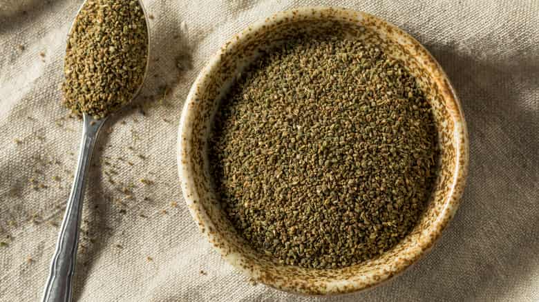 کرفس کوهی خشک با فرآوری استاندارد و ماندگاری بالا